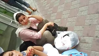 دلکش brunette کے سیکرٹری جرابیں میں فیلمهای جدید سکسی ایرانی پیچھے سے ٹککر لگی ہے